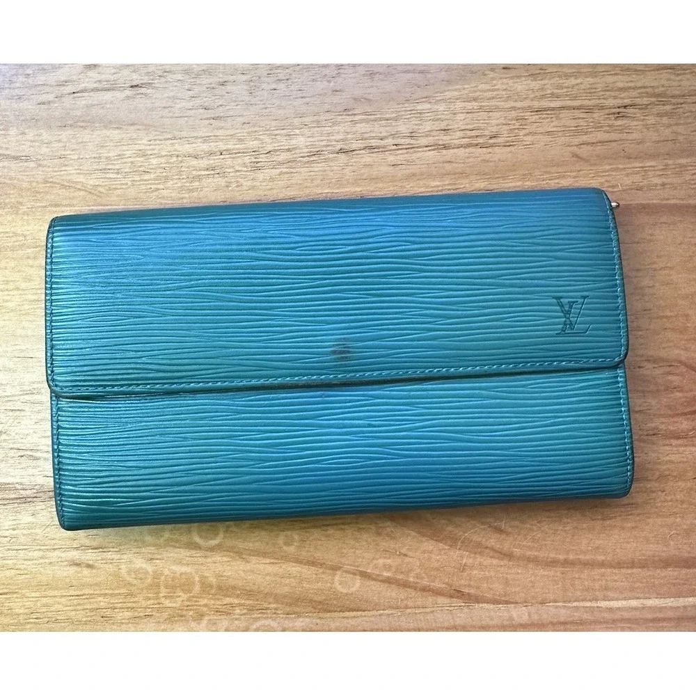LOUIS VUITTON‎ Long Wallet Epi Porneo Green Women's Inner Zipper Pre-owned